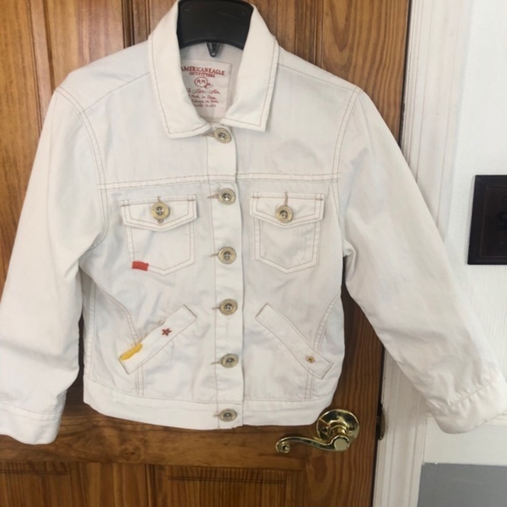 American Eagle outfitters white jean jacket sz med
